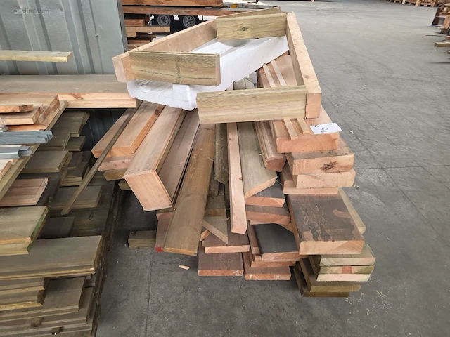 Grote partij hout - afbeelding 17 van  41