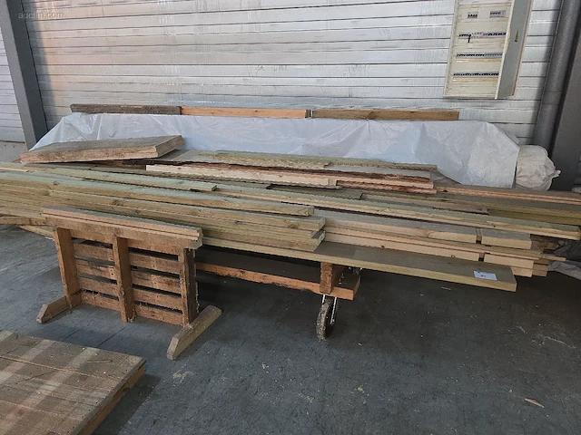 Grote partij hout - afbeelding 29 van  41