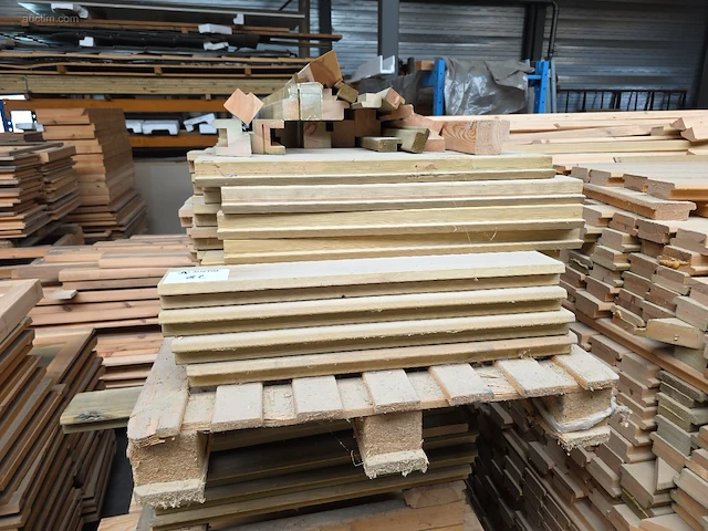 Grote partij hout - afbeelding 6 van  38