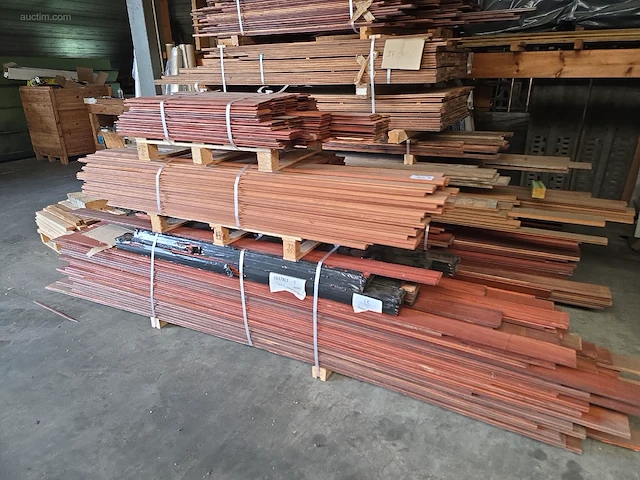 Grote partij hout - afbeelding 26 van  38