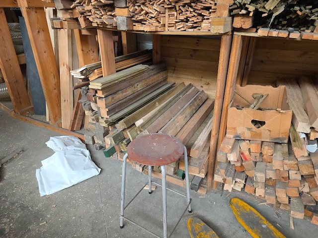 Grote partij hout - afbeelding 33 van  38