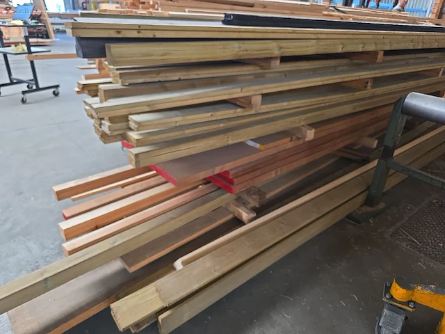 Grote partij hout - afbeelding 36 van  38