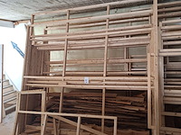 Grote partij houten constructie - afbeelding 2 van  5