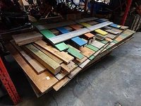 Grote partij houten omheining