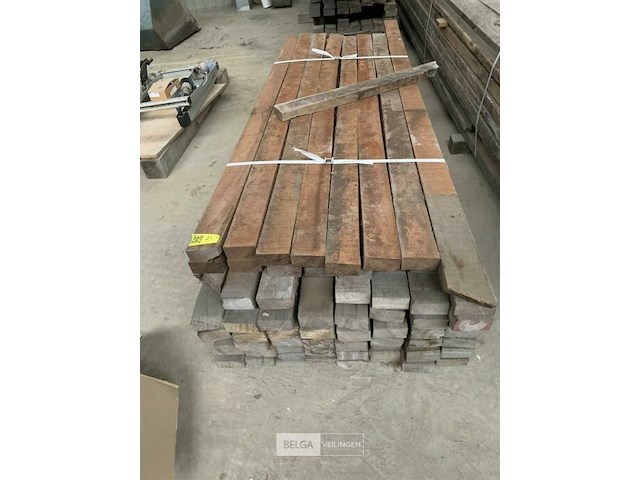 Grote partij houten planken en balken - afbeelding 1 van  3