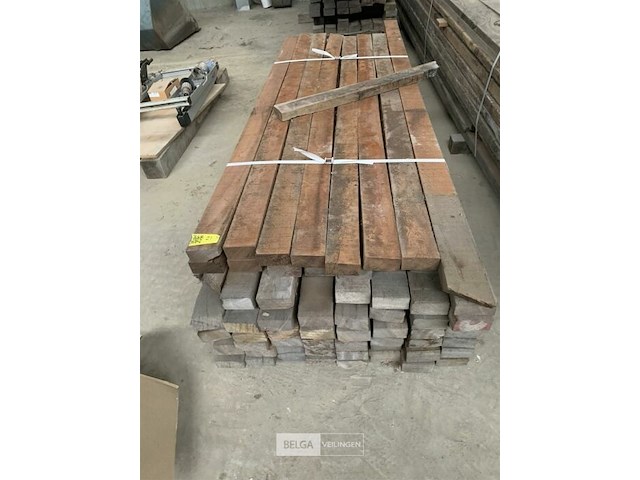 Grote partij houten planken en balken - afbeelding 2 van  3