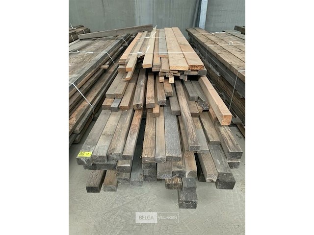 Grote partij houten planken en balken - afbeelding 1 van  1