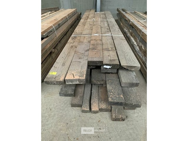 Grote partij houten planken en balken - afbeelding 1 van  1