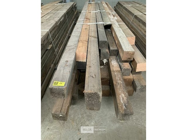 Grote partij houten planken en balken - afbeelding 1 van  1