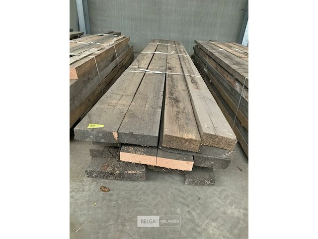 Grote partij houten planken en balken - afbeelding 1 van  2
