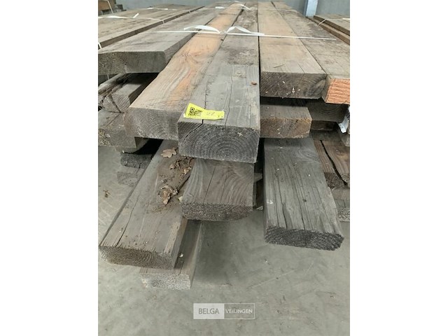 Grote partij houten planken en balken - afbeelding 1 van  2