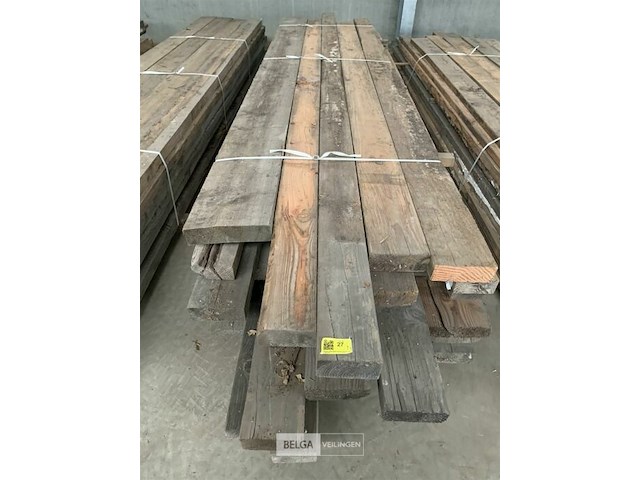 Grote partij houten planken en balken - afbeelding 2 van  2