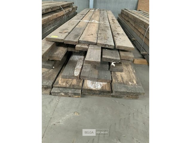 Grote partij houten planken en balken - afbeelding 1 van  2