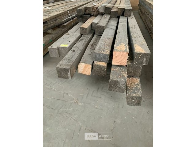 Grote partij houten planken en balken - afbeelding 1 van  2