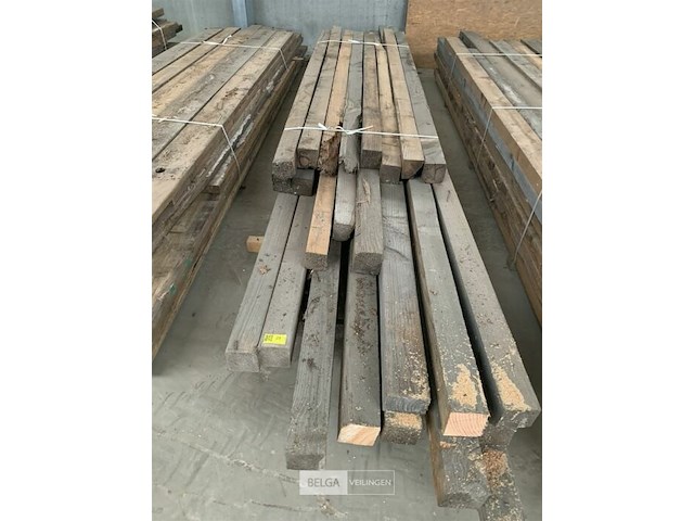 Grote partij houten planken en balken - afbeelding 2 van  2