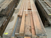 Grote partij houten planken en balken - afbeelding 2 van  2