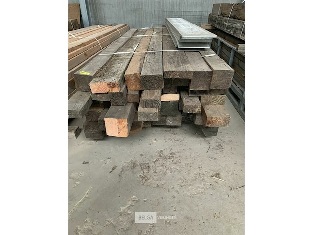 Grote partij houten planken en balken - afbeelding 1 van  2