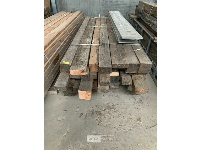 Grote partij houten planken en balken - afbeelding 2 van  2