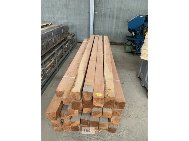 Grote partij houten planken en balken - afbeelding 2 van  2