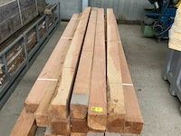 Grote partij houten planken en balken - afbeelding 2 van  2