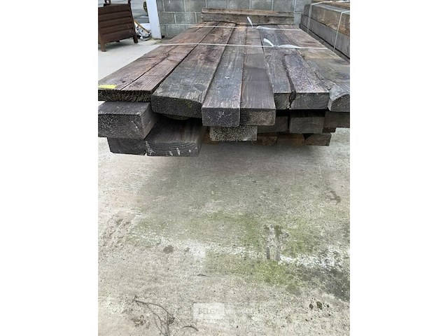 Grote partij houten planken en balken - afbeelding 1 van  2