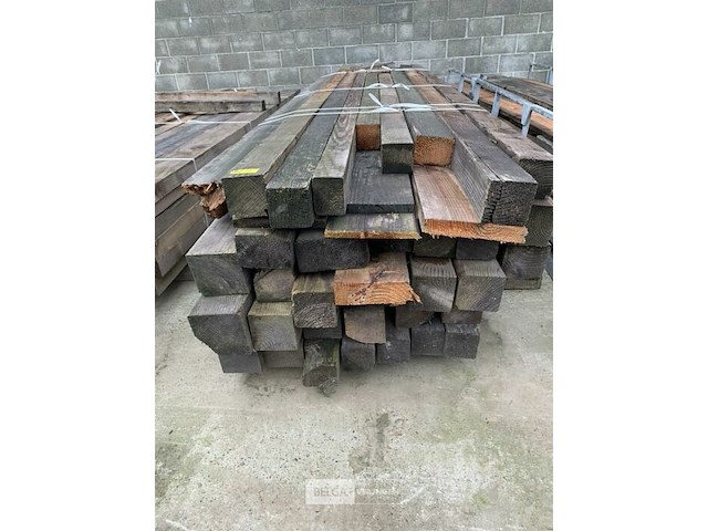 Grote partij houten planken en balken - afbeelding 1 van  2