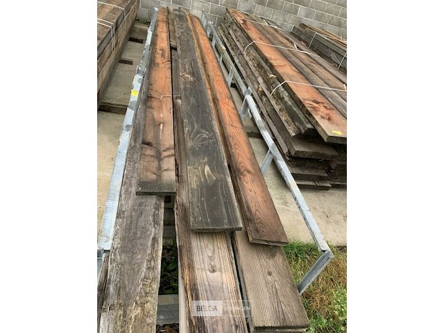 Grote partij houten planken en balken - afbeelding 2 van  2