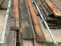 Grote partij houten planken en balken - afbeelding 2 van  2