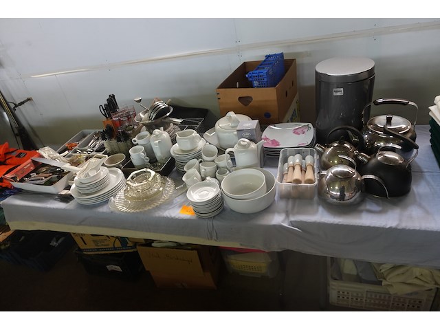 Grote partij huishoudgerief - afbeelding 1 van  13