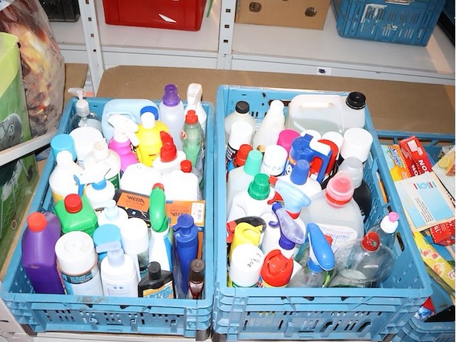 Grote partij huishoudproducten - afbeelding 2 van  8