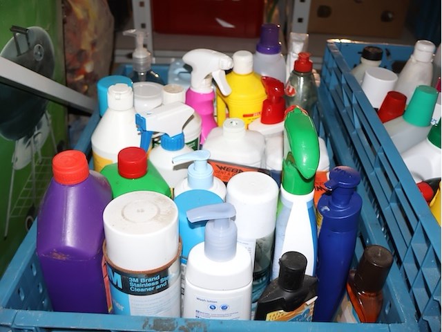 Grote partij huishoudproducten - afbeelding 3 van  8