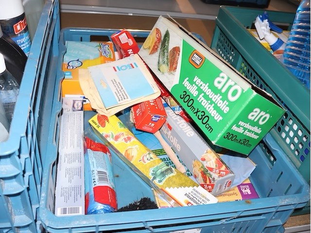 Grote partij huishoudproducten - afbeelding 5 van  8