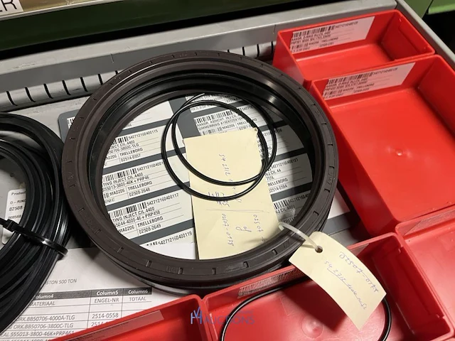 Grote partij hydraulische afdichtings- en revisiesets - afbeelding 5 van  154