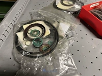 Grote partij hydraulische afdichtings- en revisiesets - afbeelding 83 van  154