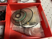Grote partij hydraulische afdichtings- en revisiesets - afbeelding 110 van  154