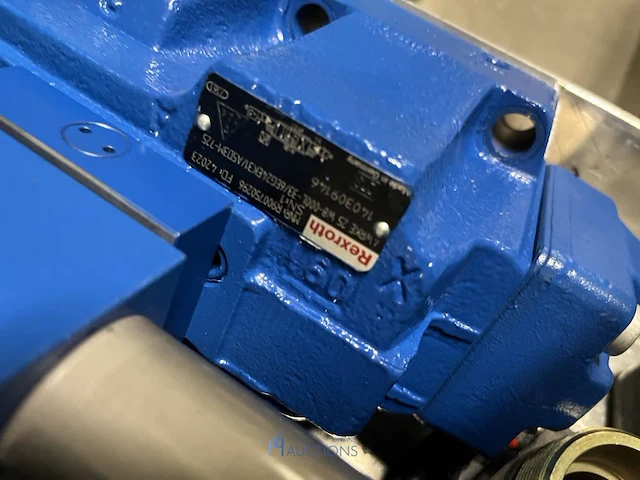 Grote partij hydraulische ventielen en manifoldblokken - afbeelding 15 van  153