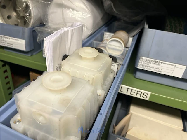 Grote partij hydraulische ventielen en manifoldblokken - afbeelding 55 van  153