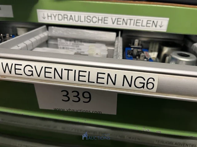 Grote partij hydraulische ventielen en manifoldblokken - afbeelding 67 van  153