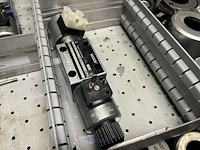 Grote partij hydraulische ventielen en manifoldblokken - afbeelding 76 van  153