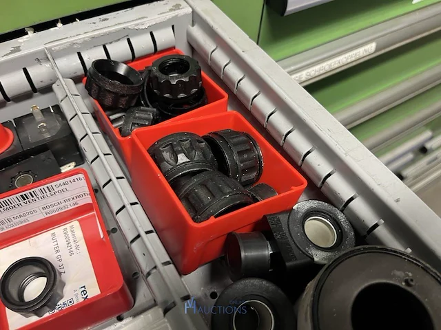 Grote partij hydraulische ventielen en manifoldblokken - afbeelding 80 van  153