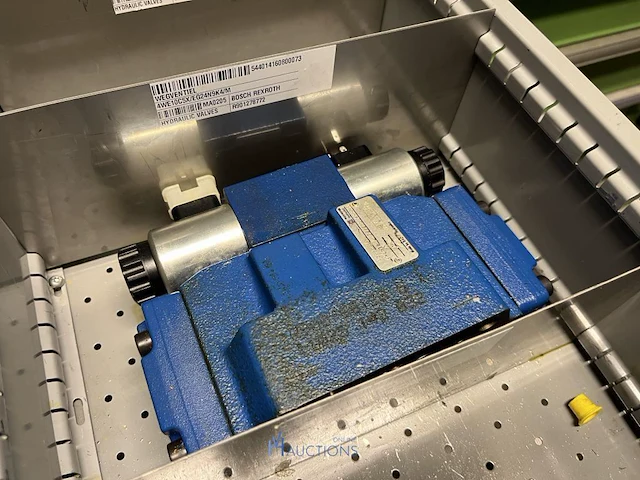 Grote partij hydraulische ventielen en manifoldblokken - afbeelding 83 van  153