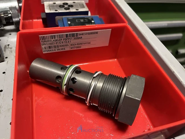Grote partij hydraulische ventielen en manifoldblokken - afbeelding 97 van  153