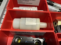 Grote partij hydraulische ventielen en manifoldblokken - afbeelding 115 van  153