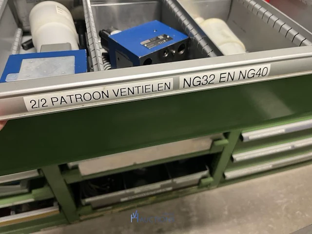 Grote partij hydraulische ventielen en manifoldblokken - afbeelding 117 van  153