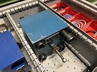Grote partij hydraulische ventielen en manifoldblokken - afbeelding 123 van  153