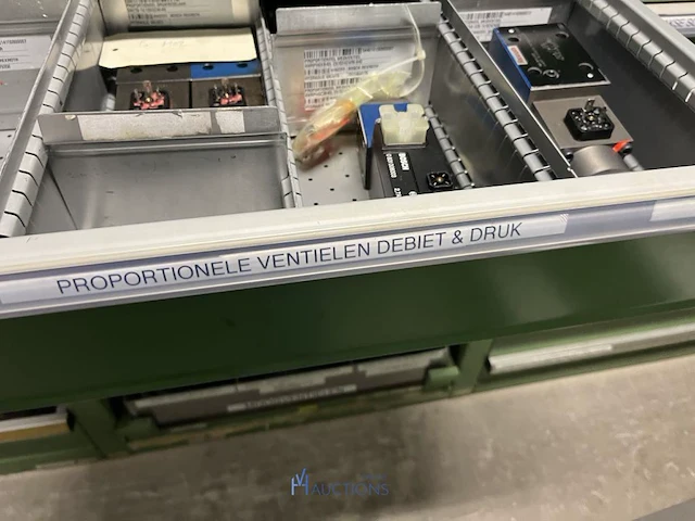 Grote partij hydraulische ventielen en manifoldblokken - afbeelding 133 van  153