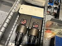 Grote partij hydraulische ventielen en manifoldblokken - afbeelding 142 van  153