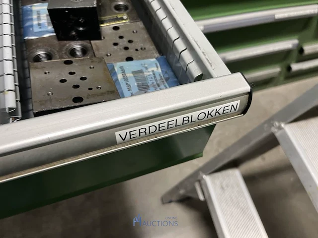 Grote partij hydraulische ventielen en manifoldblokken - afbeelding 147 van  153