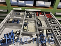 Grote partij hydraulische ventielen en manifoldblokken - afbeelding 143 van  153