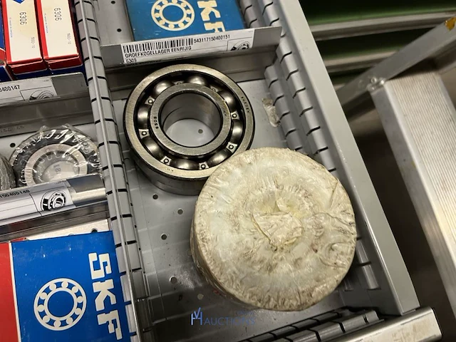 Grote partij industriële lagers en lagerhuizen - afbeelding 9 van  162